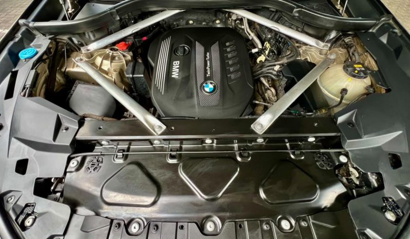 
								BMW X5 Xdrive30d M Sport Sport Steptronic full									