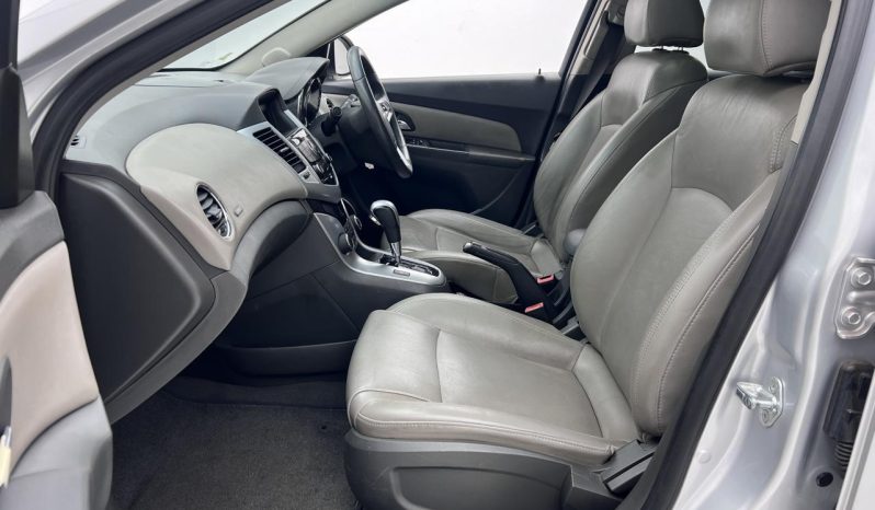 
								Chevrolet Cruze Sedan 1.8 Lt At full									