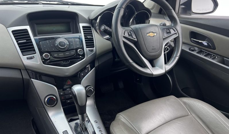 
								Chevrolet Cruze Sedan 1.8 Lt At full									