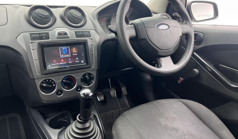 
								Ford Figo 1.4 Ambiente full									