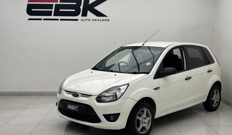 
								Ford Figo 1.4 Ambiente B/tooth full									