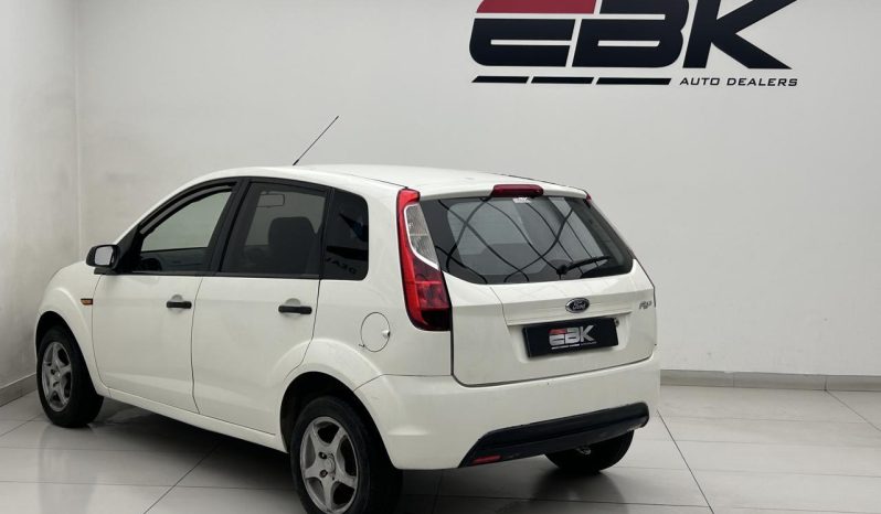 
								Ford Figo 1.4 Ambiente B/tooth full									
