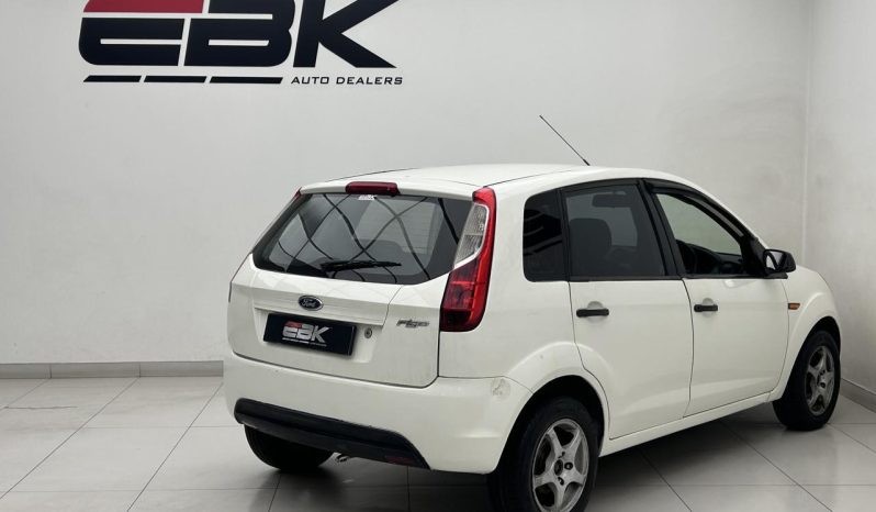 
								Ford Figo 1.4 Ambiente B/tooth full									