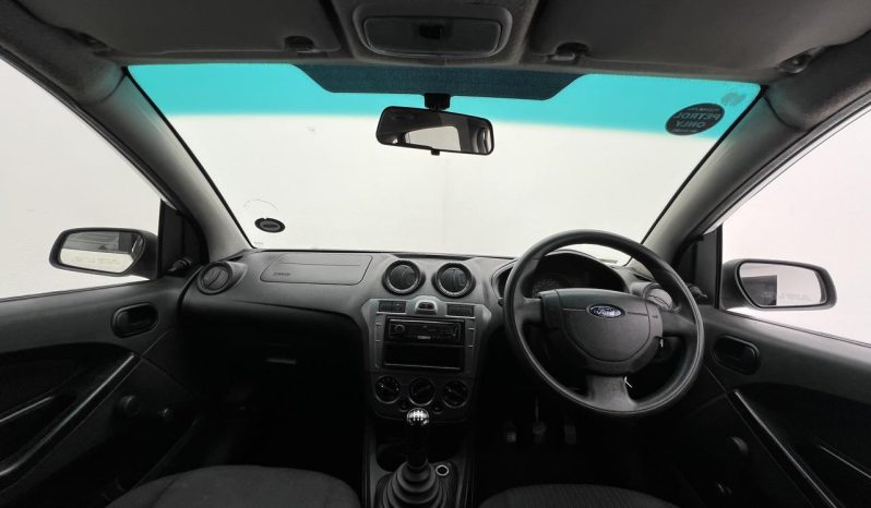 
								Ford Figo 1.4 Ambiente B/tooth full									