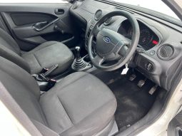
										Ford Figo 1.4 Ambiente B/tooth full									