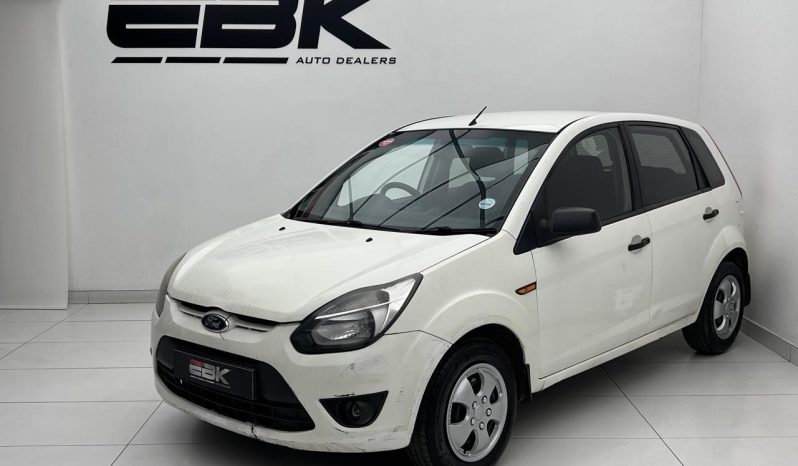 
								Ford Figo 1.4 Ambiente B/tooth full									