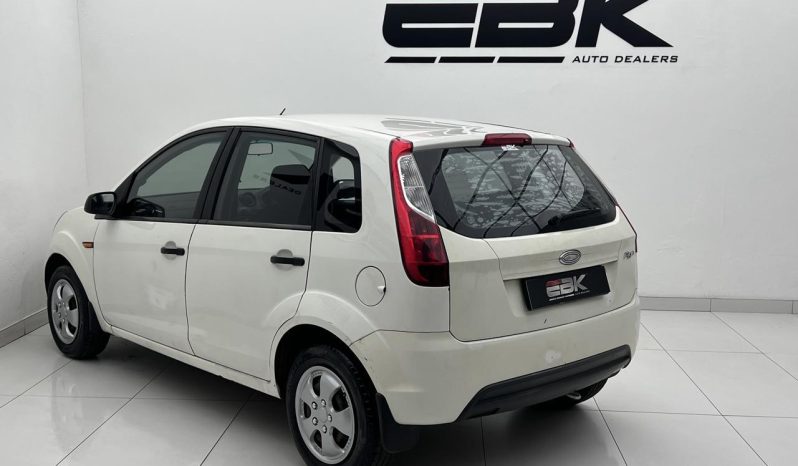 
								Ford Figo 1.4 Ambiente B/tooth full									