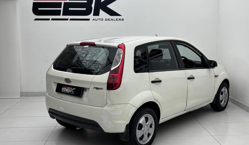 
								Ford Figo 1.4 Ambiente B/tooth full									