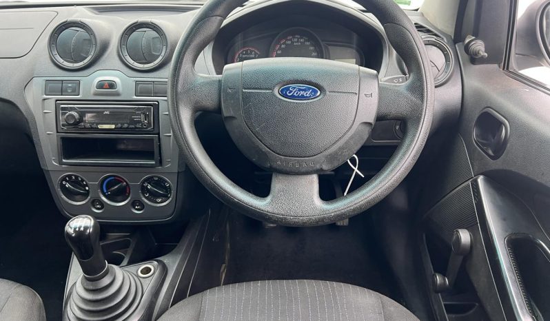 
								Ford Figo 1.4 Ambiente B/tooth full									