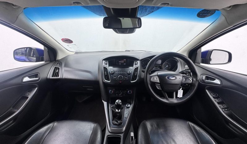 
								Ford Focus 1.0 Ecoboost Trend 5-Door full									