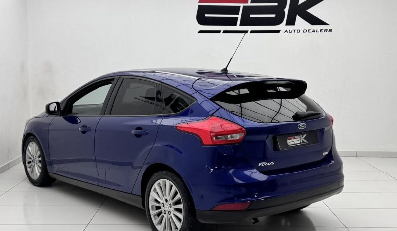 
								Ford Focus 1.0 Ecoboost Trend 5-Door full									
