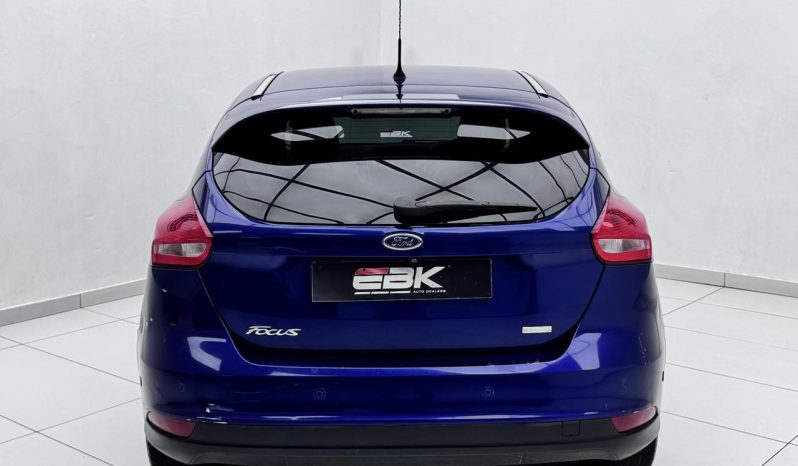 
								Ford Focus 1.0 Ecoboost Trend 5-Door full									