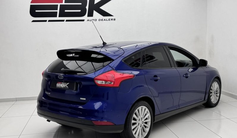 
								Ford Focus 1.0 Ecoboost Trend 5-Door full									