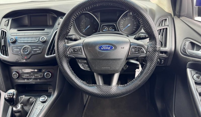 
								Ford Focus 1.0 Ecoboost Trend 5-Door full									