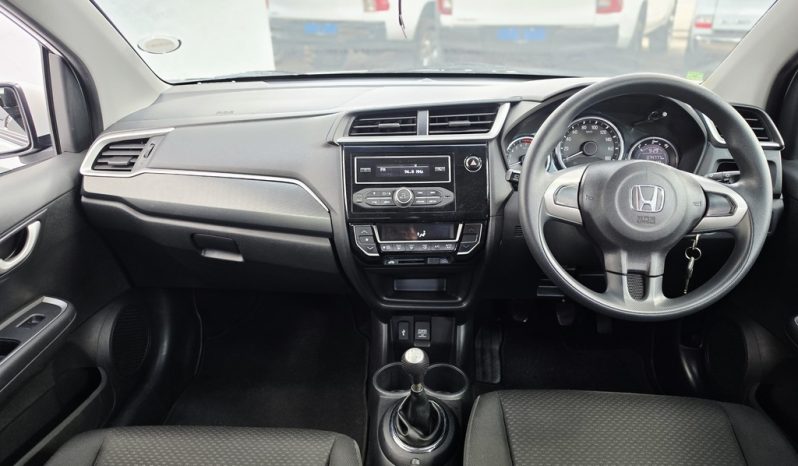 
								Honda Br-V 1.5 Comfort full									