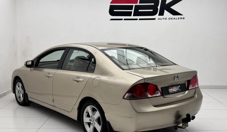 
								Honda Civic 1.8 I-Vtec Vxi 4-Door At full									