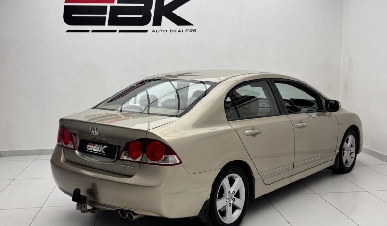 
								Honda Civic 1.8 I-Vtec Vxi 4-Door At full									