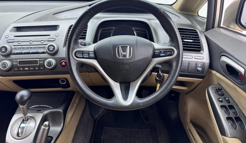 
								Honda Civic 1.8 I-Vtec Vxi 4-Door At full									