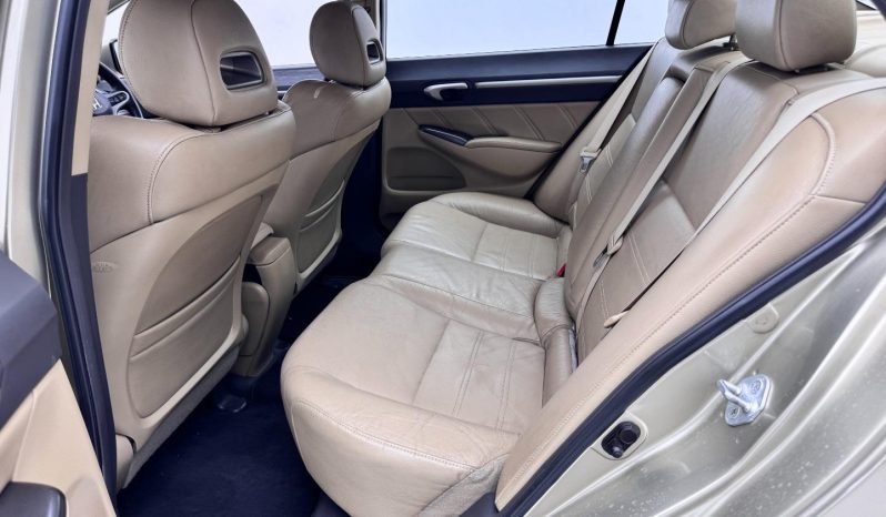 
								Honda Civic 1.8 I-Vtec Vxi 4-Door At full									