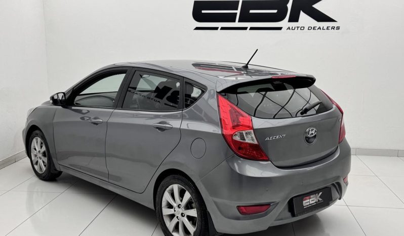 
								Hyundai Accent Hatch 1.6 Fluid full									