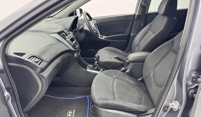 
								Hyundai Accent Hatch 1.6 Fluid full									