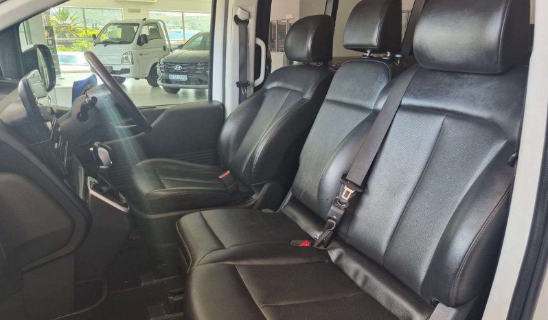 
								Hyundai H-1/STARIA STARIA 2.2D EXECUTIVE A/T full									