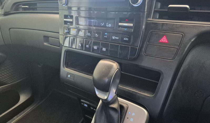 
								Hyundai H-1/STARIA STARIA 2.2D EXECUTIVE A/T full									