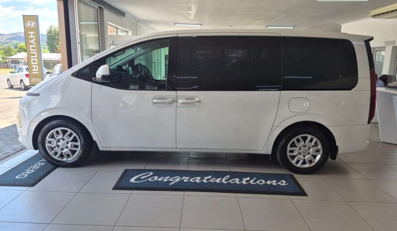 
								Hyundai H-1/STARIA STARIA 2.2D EXECUTIVE A/T full									