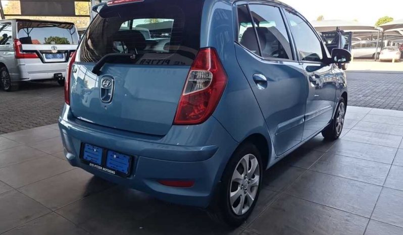 
								Hyundai I10 1.1 Motion full									