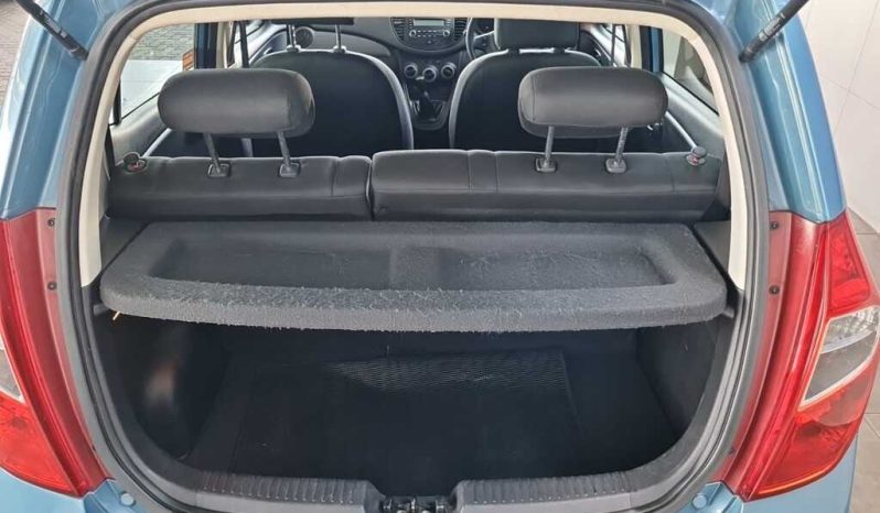 
								Hyundai I10 1.1 Motion full									