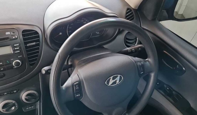 
								Hyundai I10 1.1 Motion full									