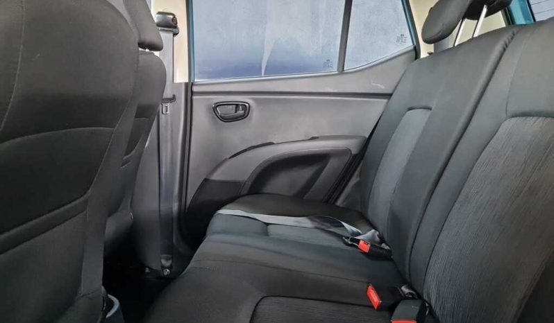 
								Hyundai I10 1.1 Motion full									