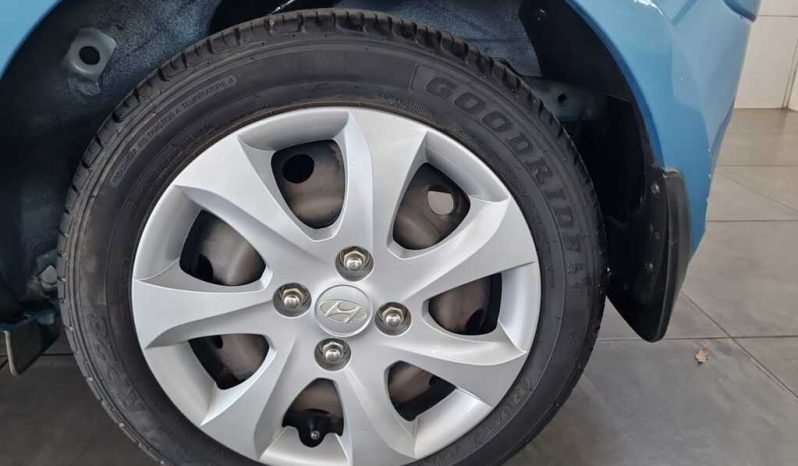 
								Hyundai I10 1.1 Motion full									