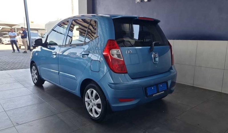 
								Hyundai I10 1.1 Motion full									