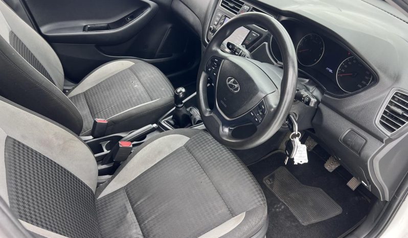 
								Hyundai I20 1.2 Motion full									