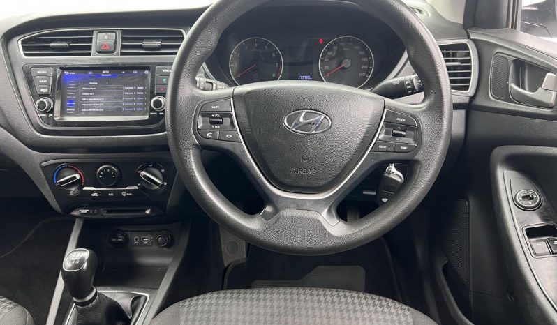 
								Hyundai I20 1.2 Motion full									