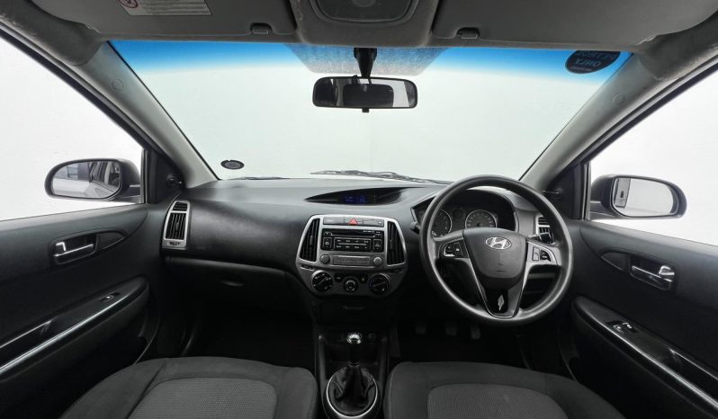 
								Hyundai I20 1.2 Motion full									