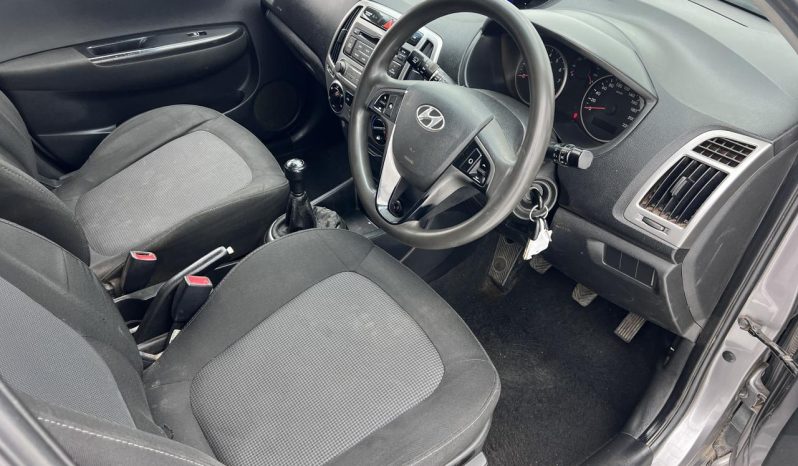 
								Hyundai I20 1.2 Motion full									