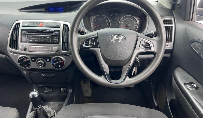 
								Hyundai I20 1.2 Motion full									