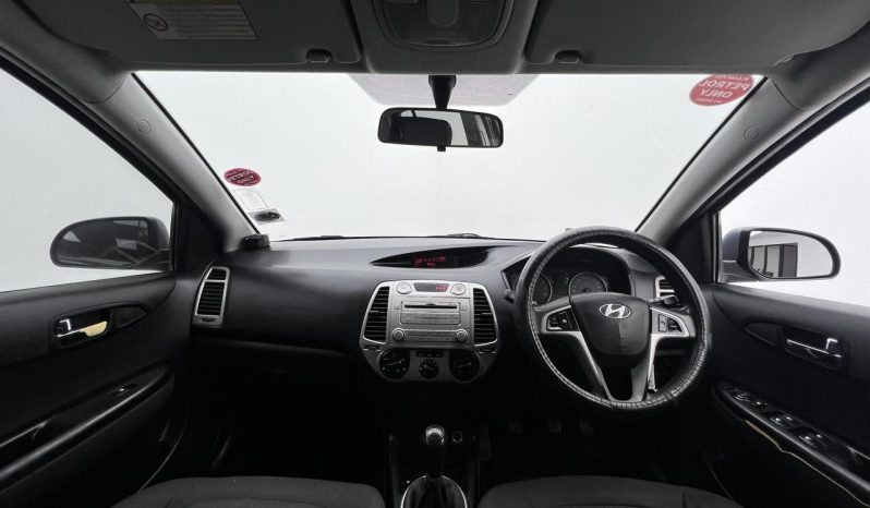 
								Hyundai I20 1.4 Gl full									