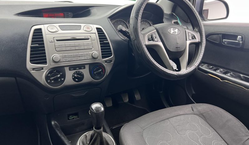 
								Hyundai I20 1.4 Gl full									