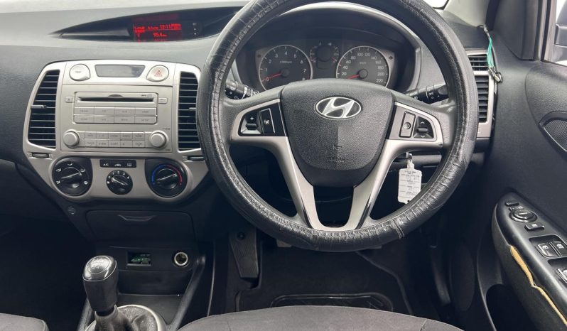 
								Hyundai I20 1.4 Gl full									