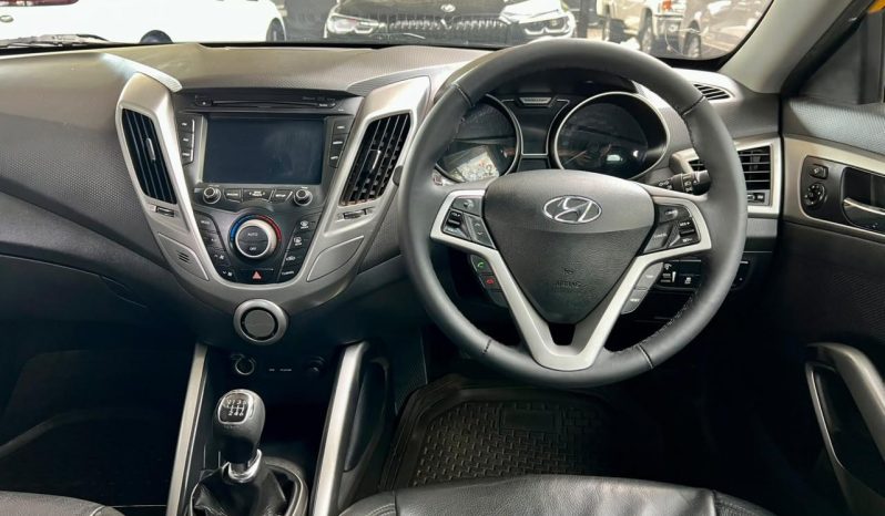 
								Hyundai Veloster 1.6 Gdi Executive full									