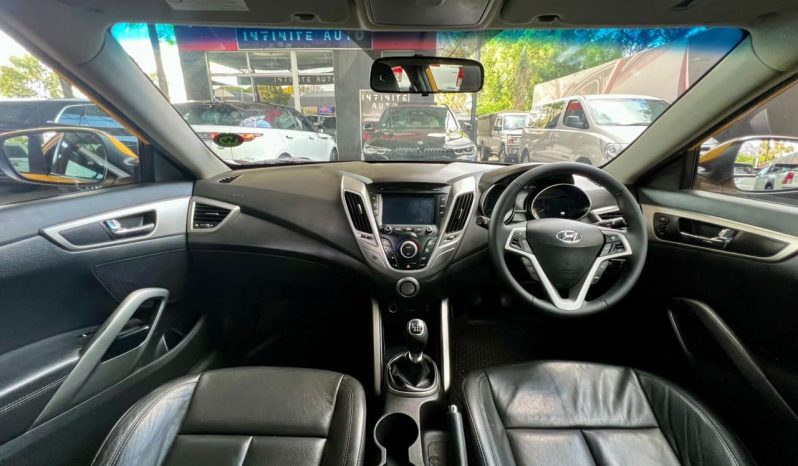 
								Hyundai Veloster 1.6 Gdi Executive full									