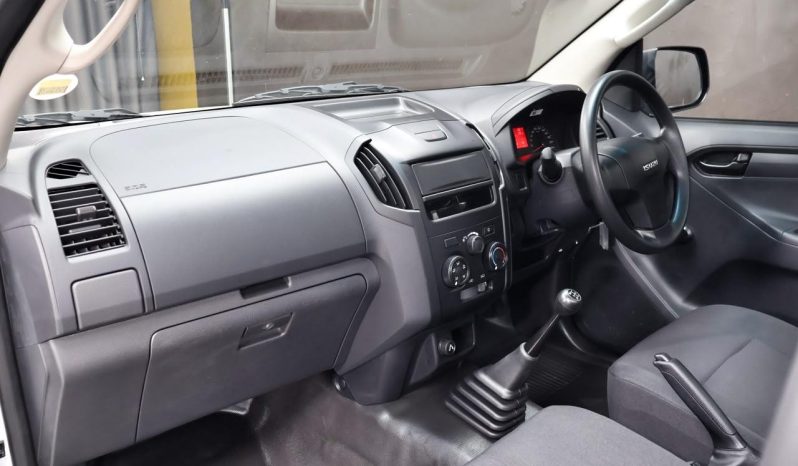 
								Isuzu D-Max 250C Fleetside S Cab full									