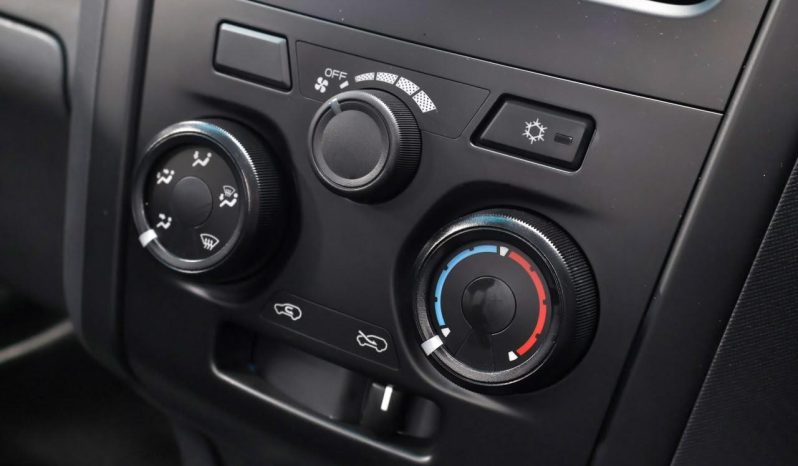 
								Isuzu D-Max 250C Fleetside S Cab full									