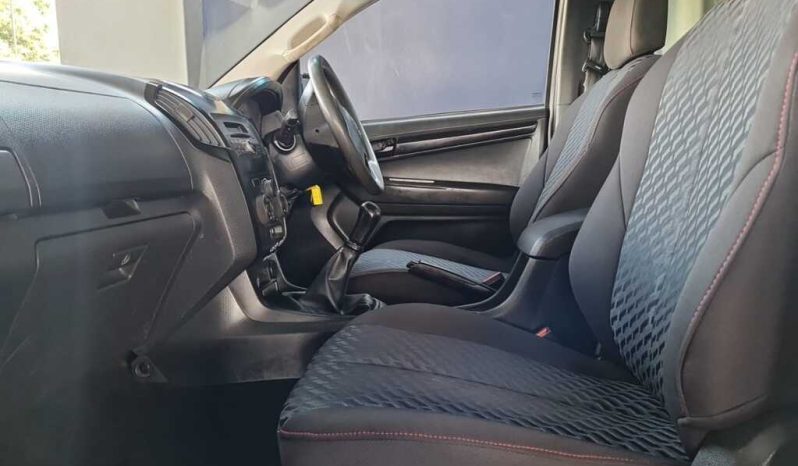 
								Isuzu Kb 250 D-Teq Hi-Rider 4X4 full									