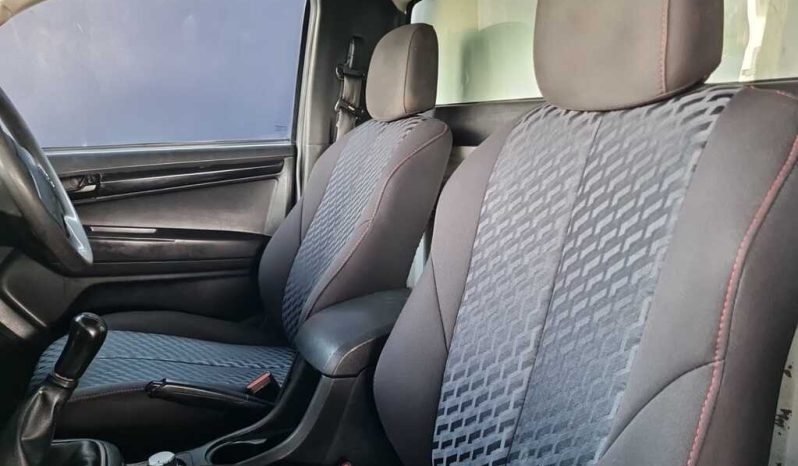 
								Isuzu Kb 250 D-Teq Hi-Rider 4X4 full									