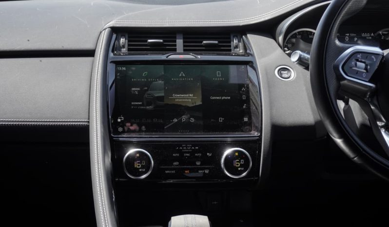 
								Jaguar E-Pace D200 AWD R-Dynamic Black full									