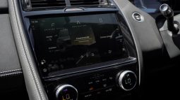 
										Jaguar E-Pace D200 AWD R-Dynamic Black full									